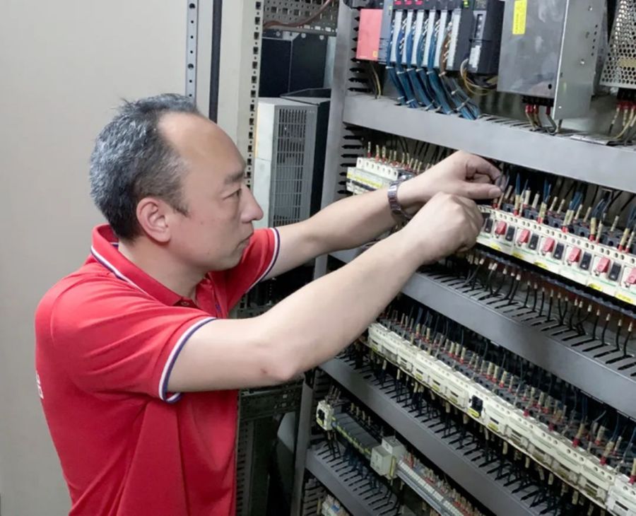 热列祝贺我司雷军同志荣获阳新“手艺大赛一等奖”！_???? Jintian ???????? ????????