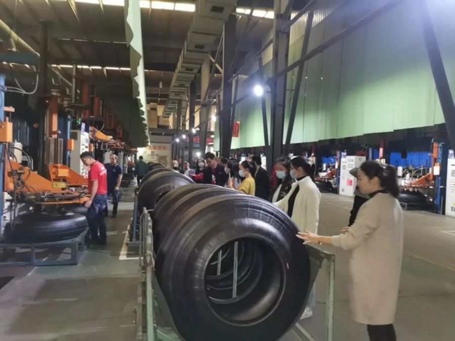 全市非公企业党组织书记来湖北奥莱斯股份有限公司现场旅行学习党建事情_M88体育